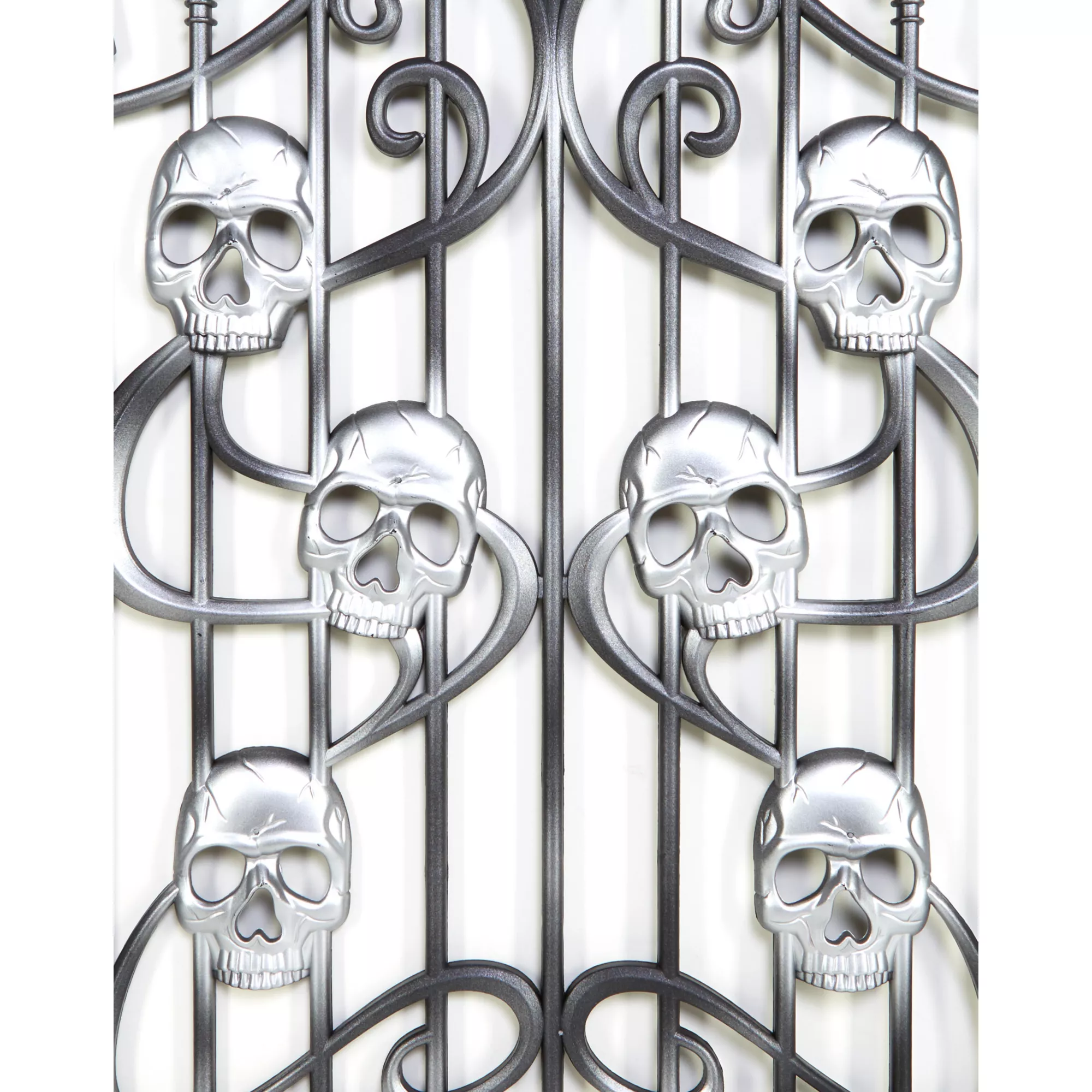 3 Ft Skull Swirl Fence at Spirit Halloween