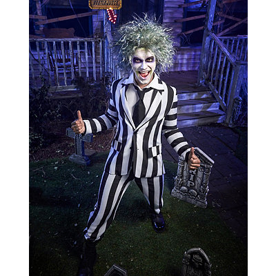 Spooky Month is about to end, the spookiest day is upon us DANCE :  r/Beetlejuice