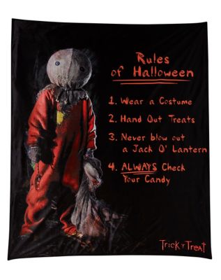 Trick R Treat Decor Spirithalloween Com - roblox trick or treat from now until halloween get