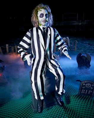 5 8 Ft Beetlejuice Animatronic Decorations Spirithalloween Com