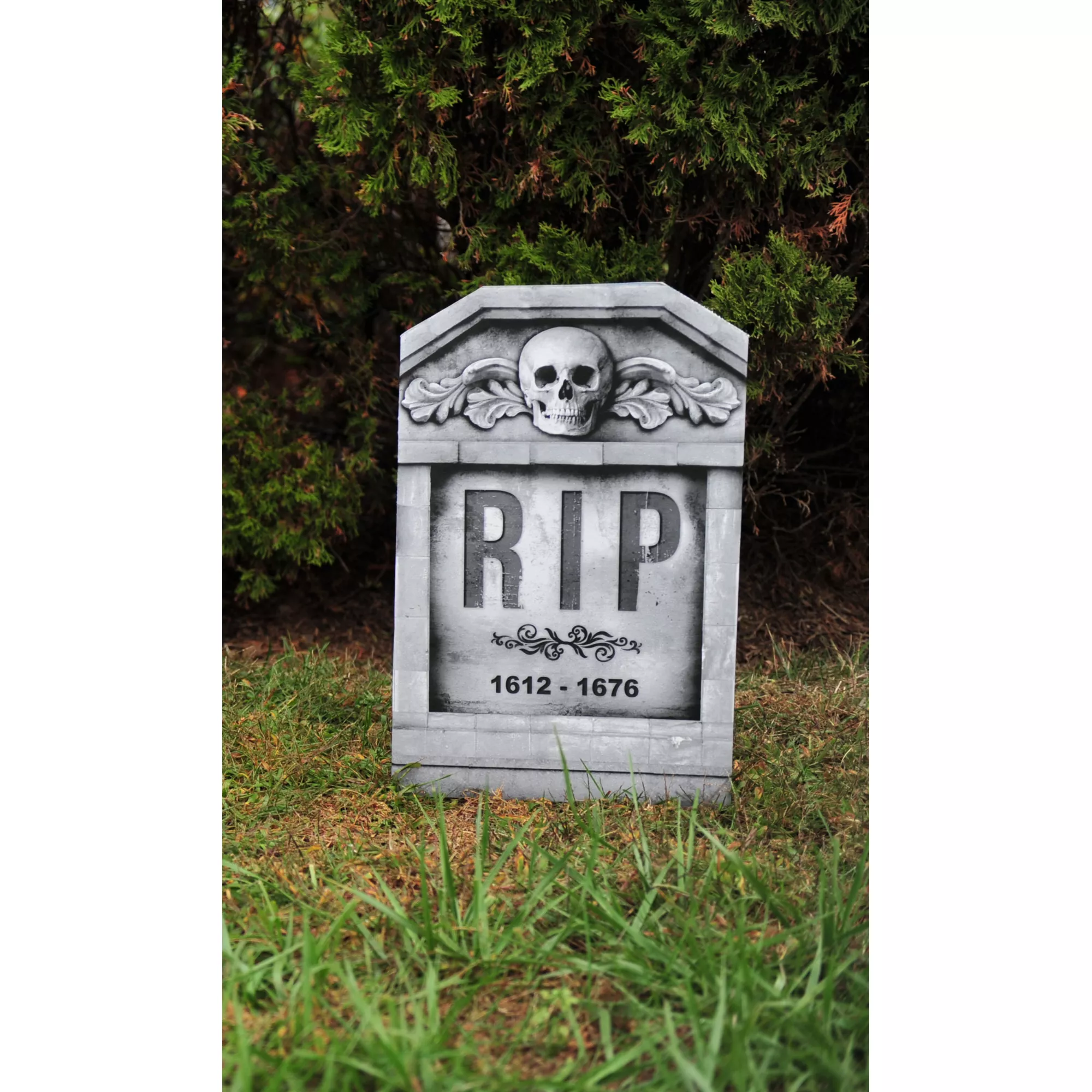 22 Inch RIP Skull Tombstone at Spirit Halloween