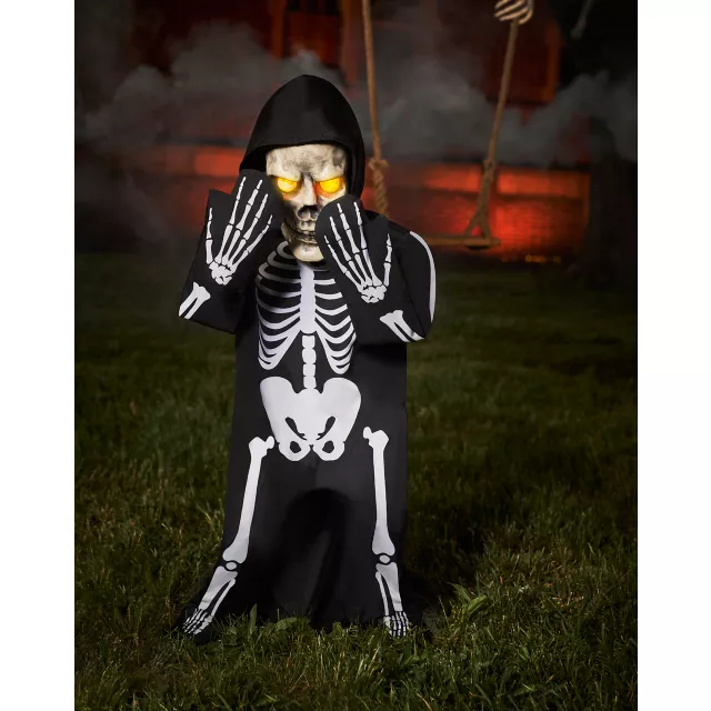 LIL SKELLY BONES Swinging hotsell Skeleton light up talking lifesize animatronics