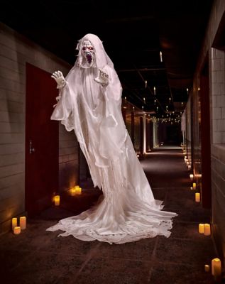 01611078 - 7 Ft Emmeline Animatronic