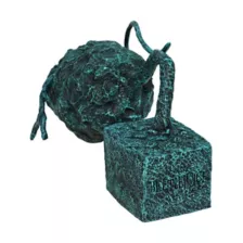 Delia Deetz's Sculpture - Beetlejuice at Spirit Halloween