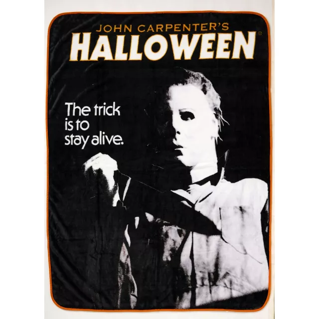 Michael Myers Vintage Knife Wielding Blanket - Halloween at Spencer's