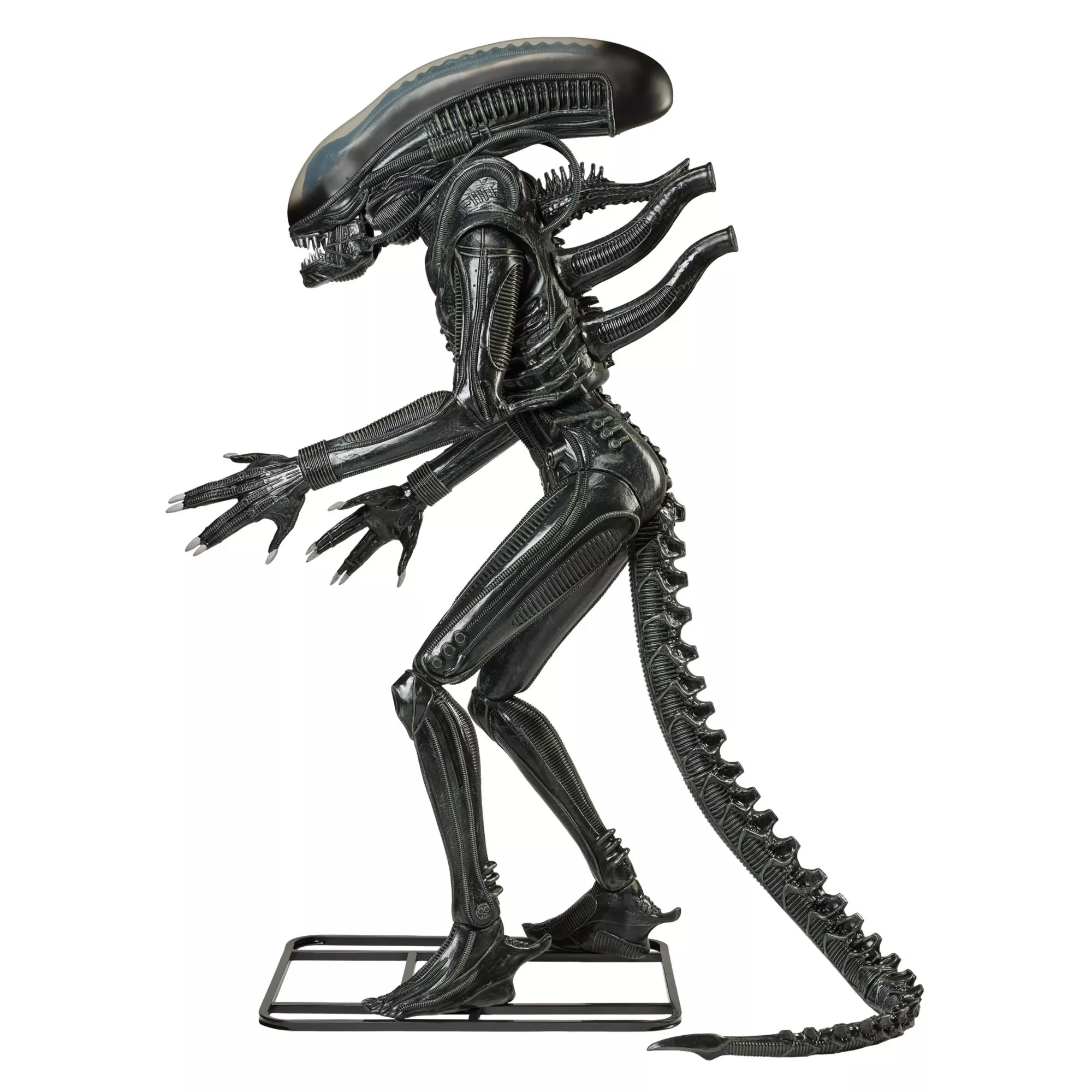6 Ft 8 In Alien Xenomorph Animatronic at Spirit Halloween