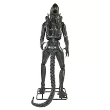 6 Ft 8 In Alien Xenomorph Animatronic at Spirit Halloween
