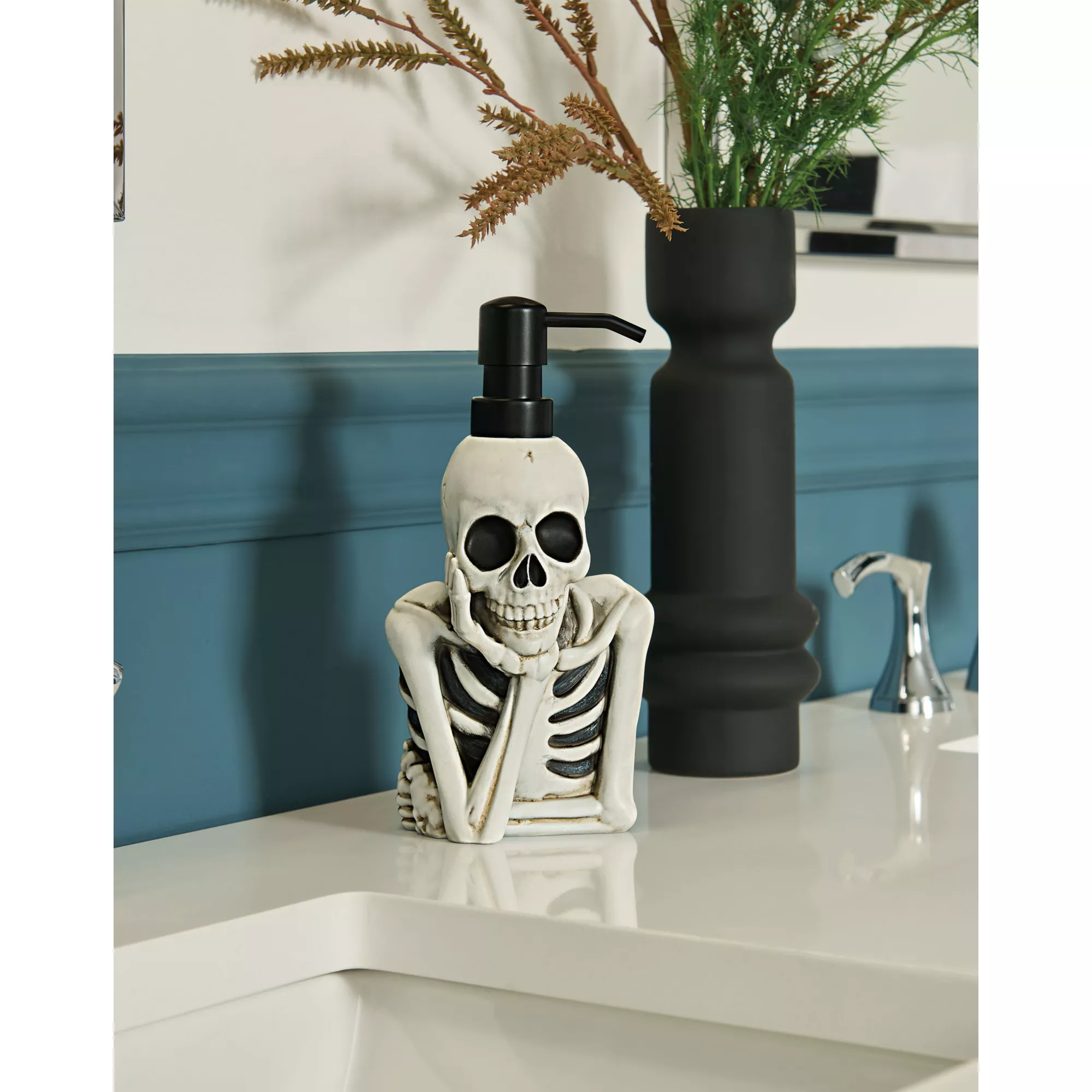 Skeleton 17-Piece Bath Set at Spirit Halloween