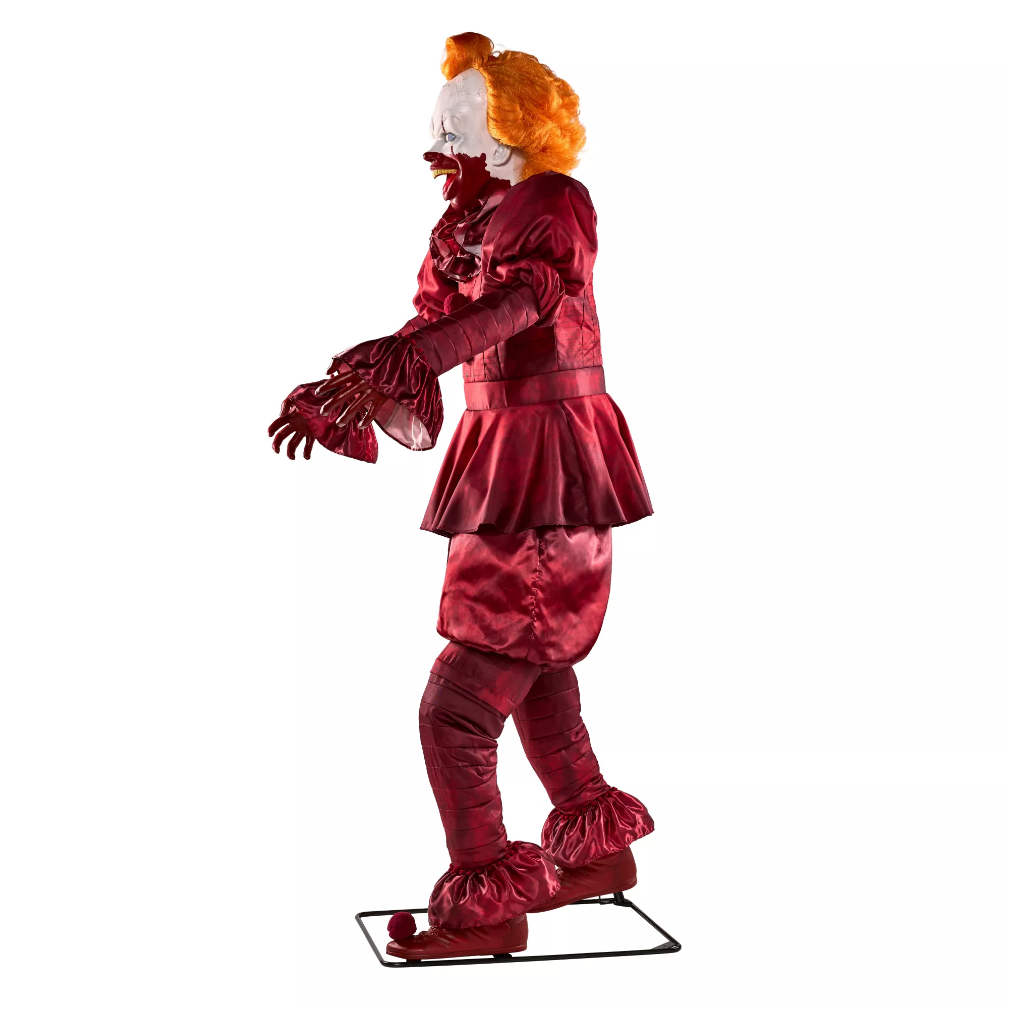 6 Ft 10 In Pennywise Animatronic – IT: Welcome to Derry at Spirit Halloween