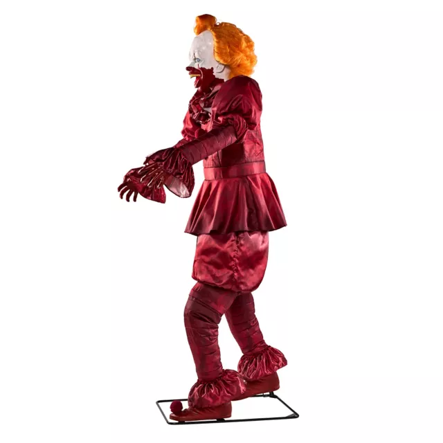 6 Ft 10 In Pennywise Animatronic – IT: Welcome to Derry at Spirit Halloween