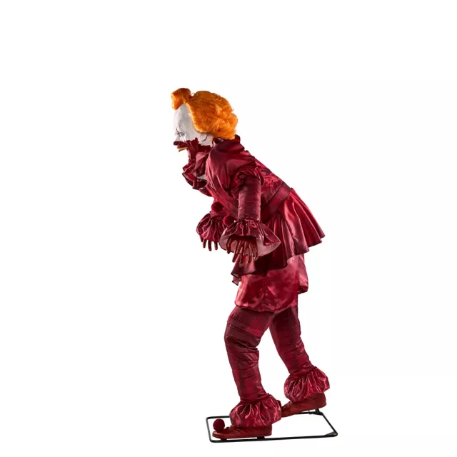 6 Ft 10 In Pennywise Animatronic – IT: Welcome to Derry at Spirit Halloween