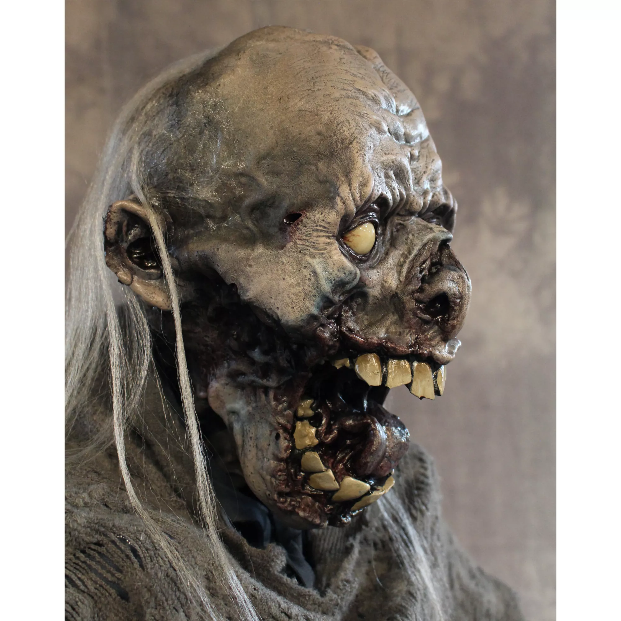 6 Ft 6 In Creeper Animatronic - Beastcraft at Spirit Halloween