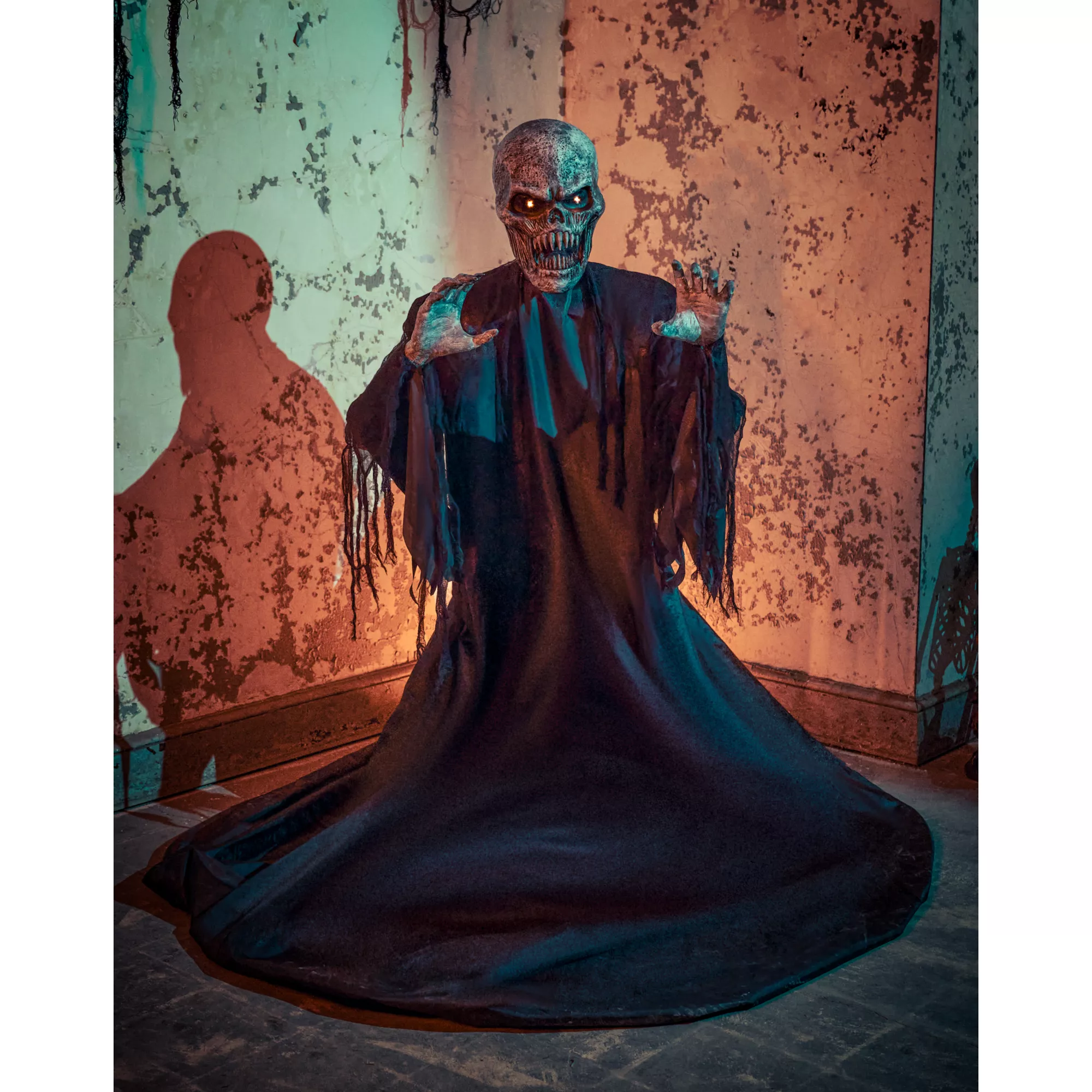 8 Ft 9 In Mr. Dark Animatronic at Spirit Halloween