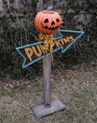 Light-Up Pumpkin Sign - Beastcraft - Spirithalloween.com