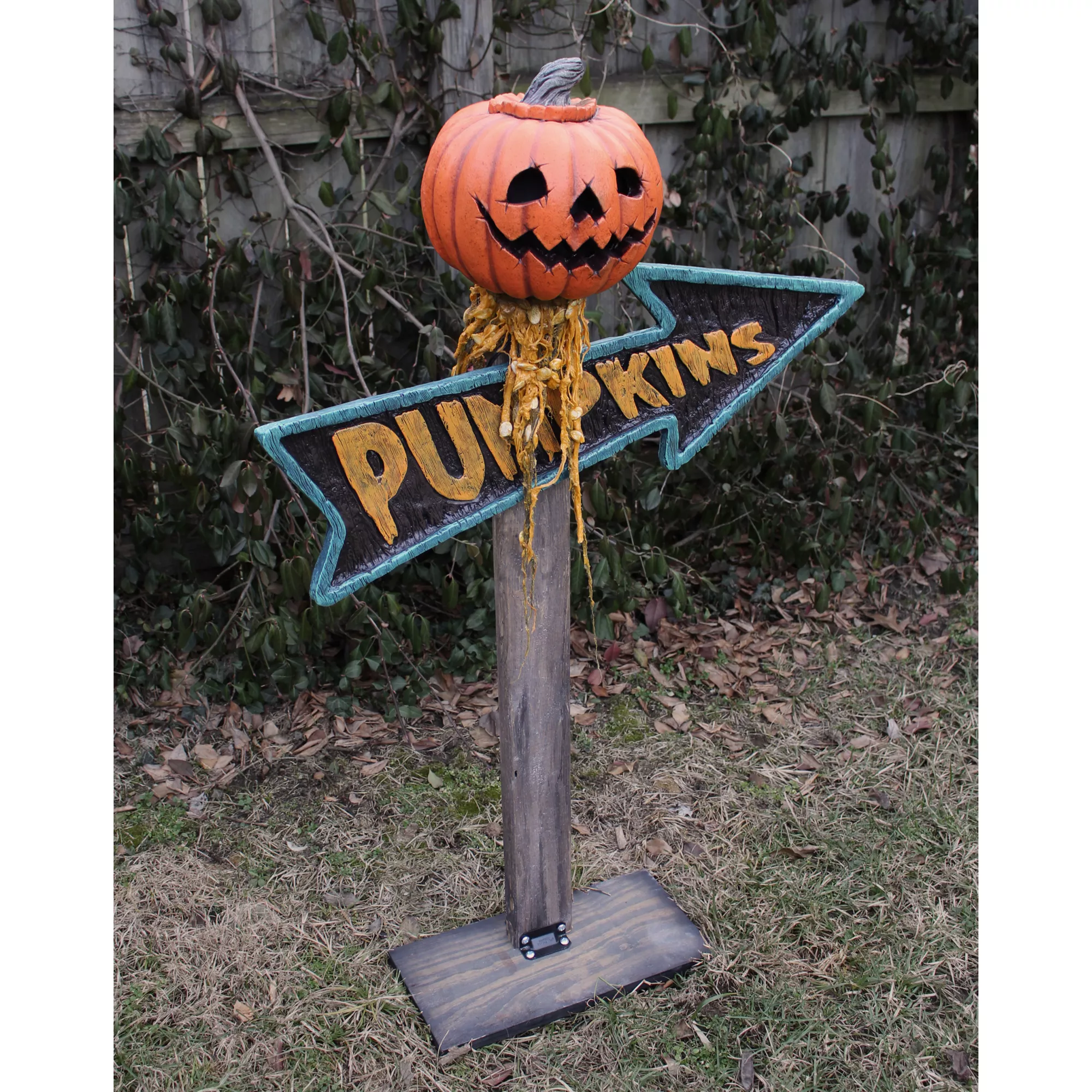 Light-Up Pumpkin Sign - Beastcraft at Spirit Halloween