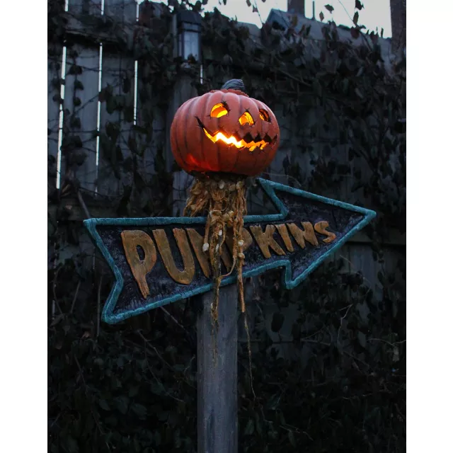 Light-Up Pumpkin Sign - Beastcraft at Spirit Halloween